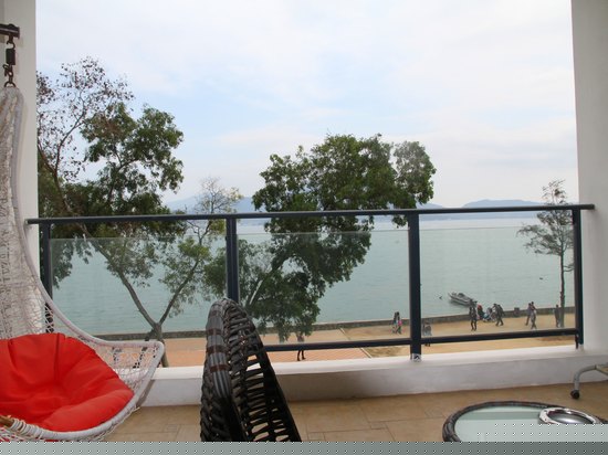 302豪华海景阳台大床房