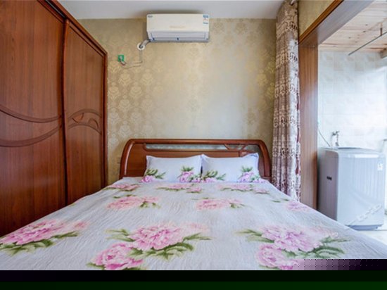 两室一厅家庭套房13