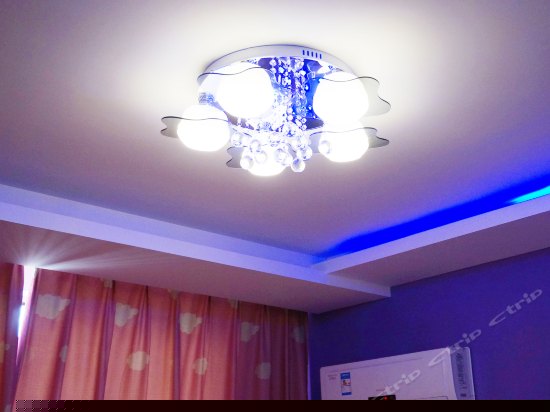 普罗旺斯精品大床房