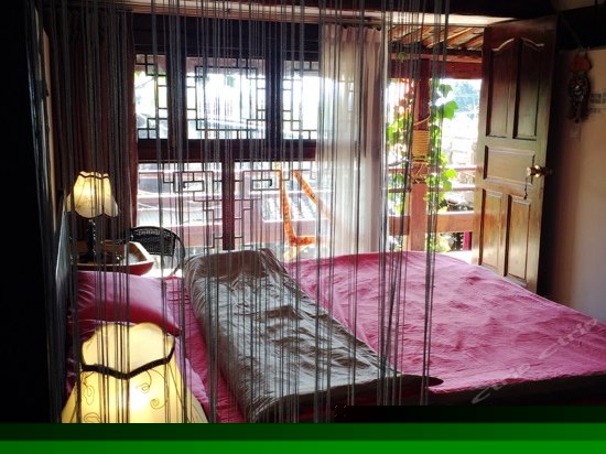 映山红豪华大床房