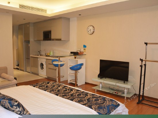 豪华城景大床房