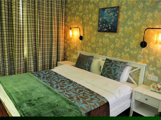 抱庭舒适大床房