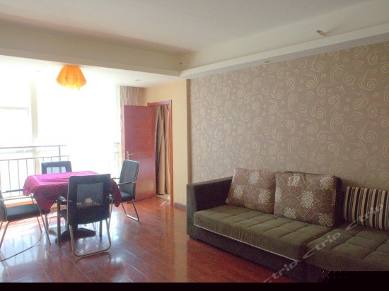 豪华休闲套房(带棋牌室)