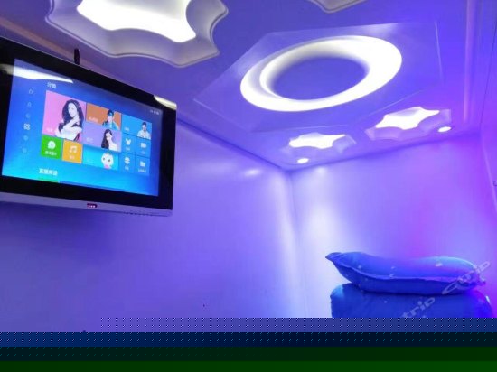 豪华太空舱四人间(无窗)