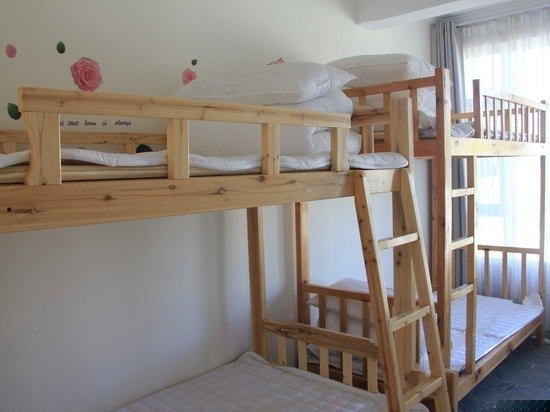 男女混住六人间床位房