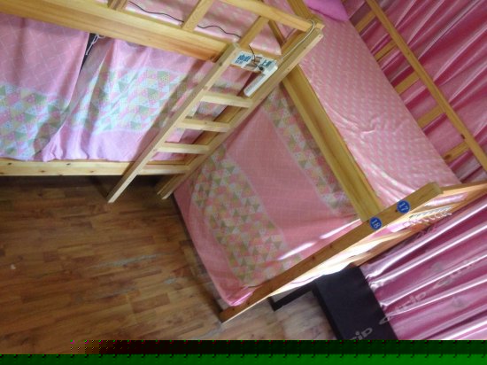 江景独卫女生八人间床位