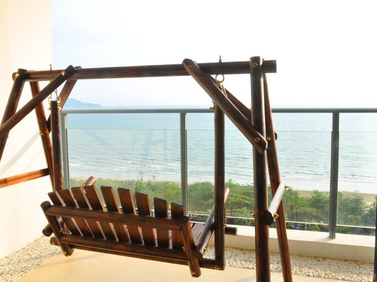 无敌海景蜜月大床房