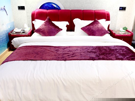 豪华情侣主题房