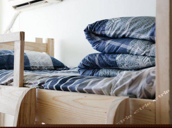 男生四人间（床位）