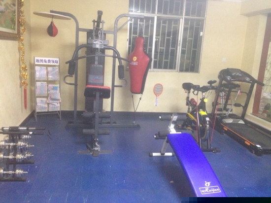 健身娱乐设施
