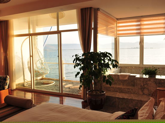 独立露台海景大床房