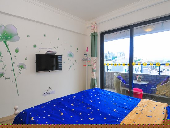 美景阳台独卫大床房