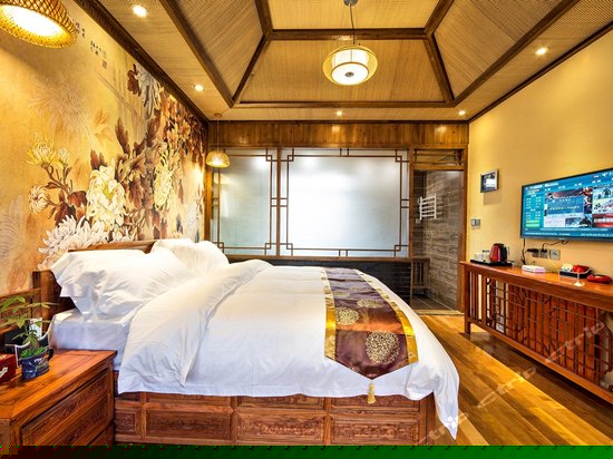 豪华大床房