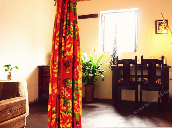 隐语（观景情侣蜜月套房）