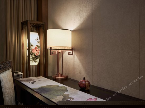 亭亭净柏大床房