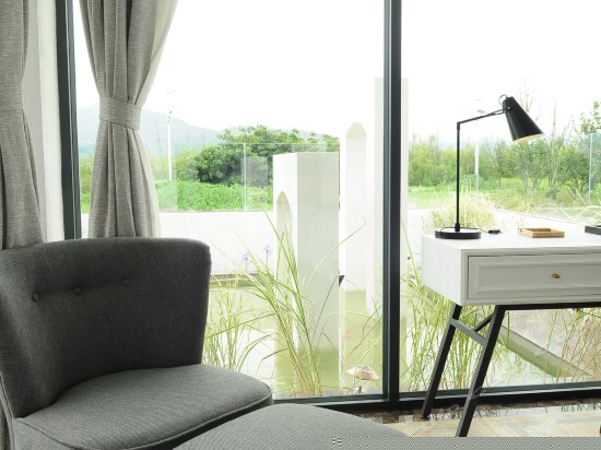 豪华水漾海景大床房