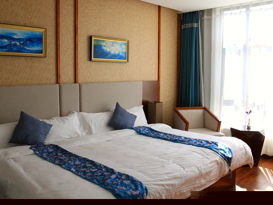 舒适山景大床房