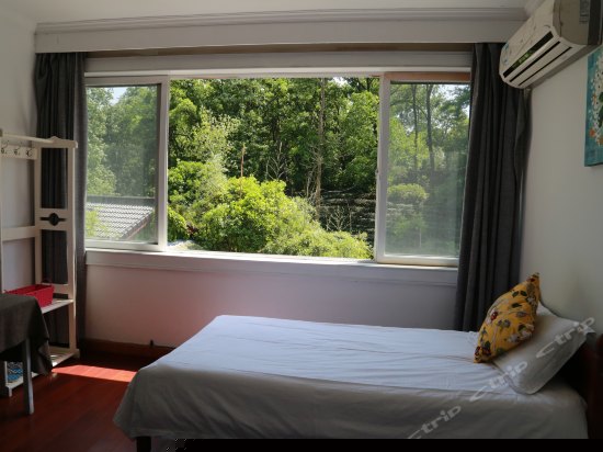 室外独卫双床房