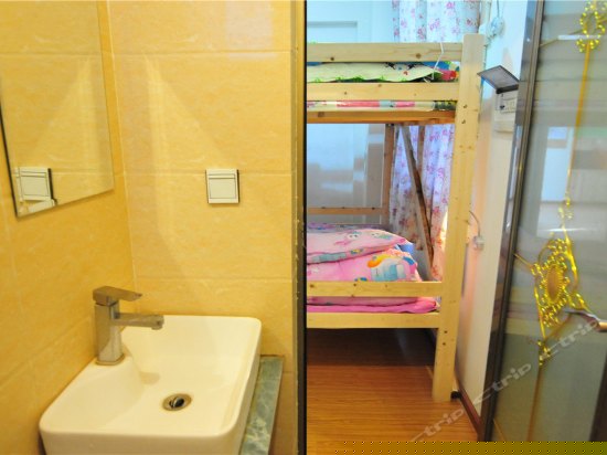 男生四人间（床位房）