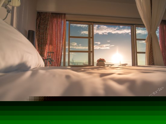 270°豪华海景泰式303号大床房