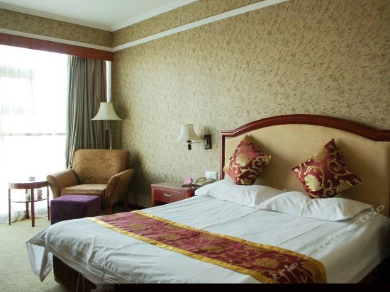 六楼豪华大床房