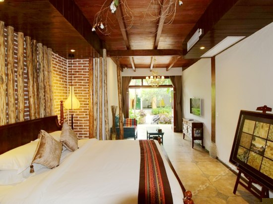 栀子花豪华大床房