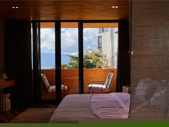 最美夕阳阳台海景大床房