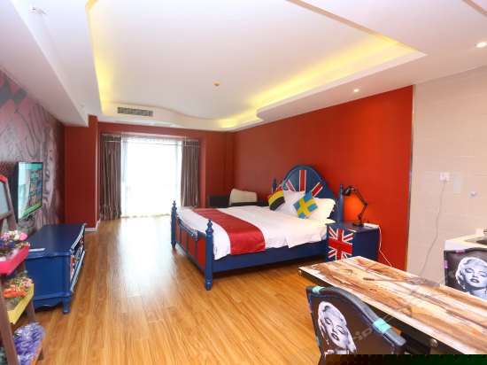 摩登英伦大床房