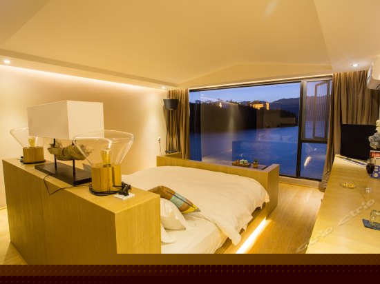 浴缸海景大床房