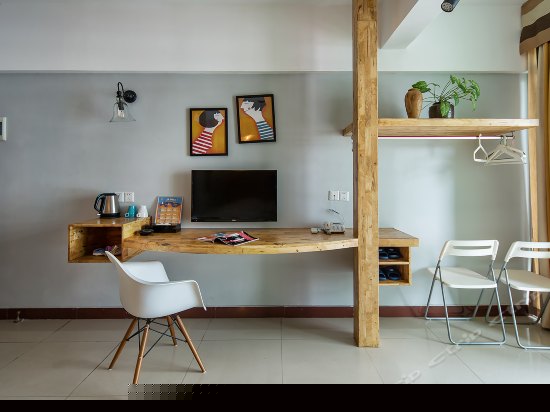 云窗雾阁大床房