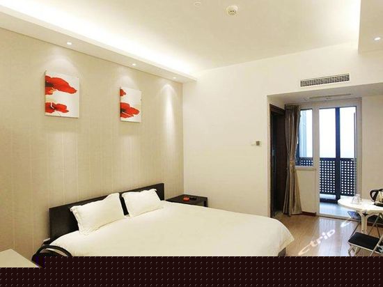 时尚温馨大床房