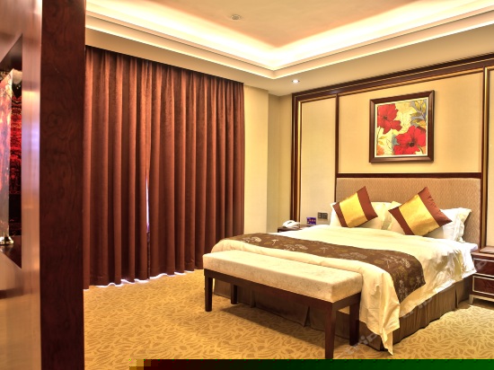 湖景豪华大床房