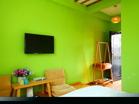 榻榻米阳光大床房