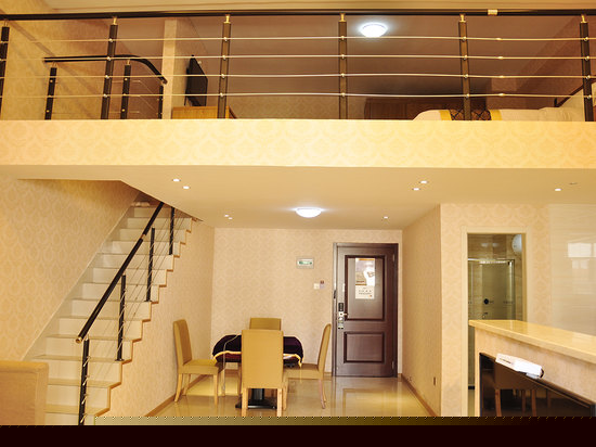 复式园景家庭休闲房