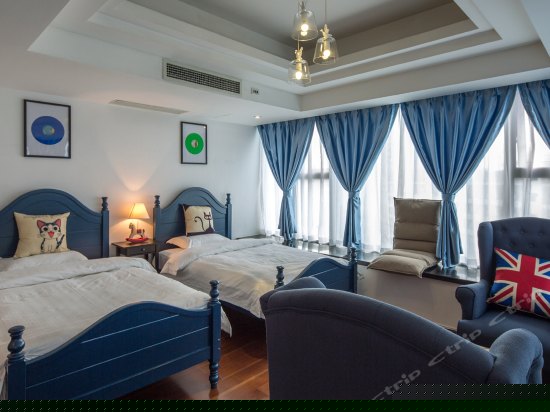 逸空间豪华四人套房