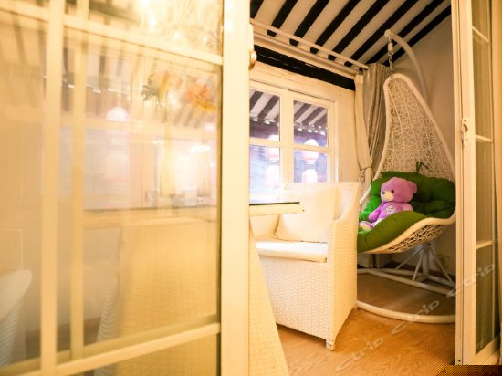 静水飘云（带独立阳台）