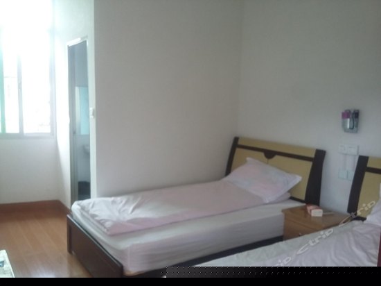 雅苑店标准双床房