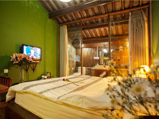 四叶草绿色天窗大床房