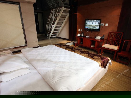 跃层大床房