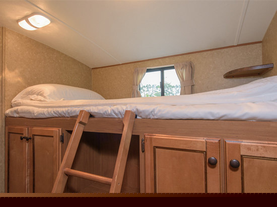 豪华连通家庭庭院