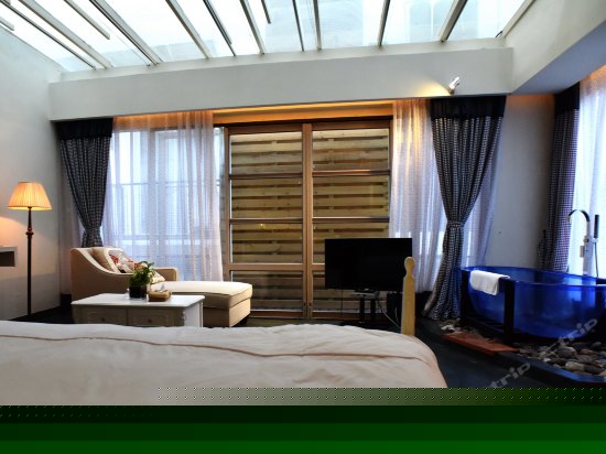 地中海星空大床房307号房