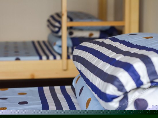 男生四人间(床位)