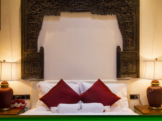 红色主题尊享套房