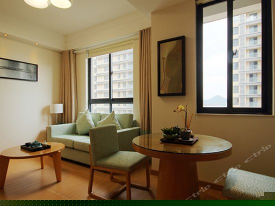 豪华大床房套房