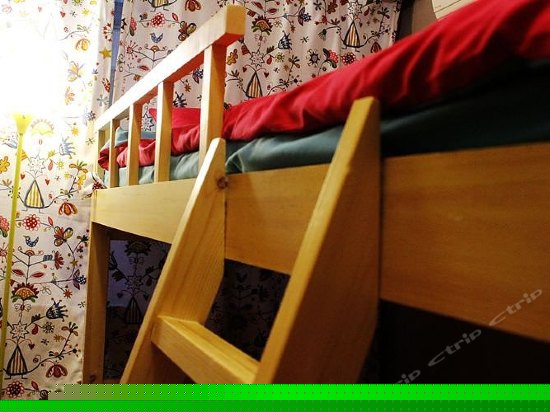 女生4人间（床位）