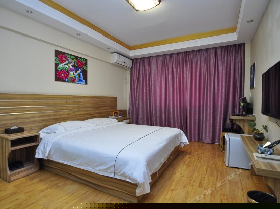 基诺风情大床间