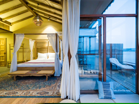 花语全海景阳光蜜月套房