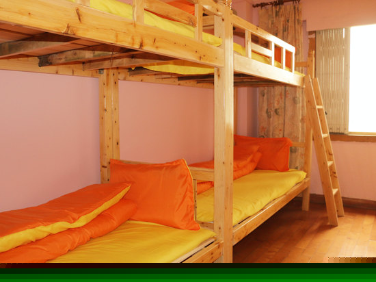 女生八人间（床位）