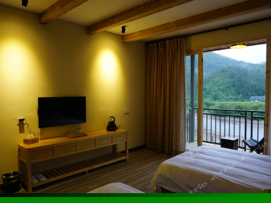 曦照·溪景双床房