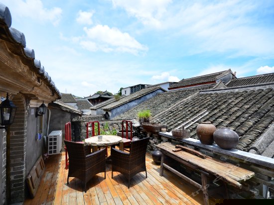 202(带露台大床房/公卫)